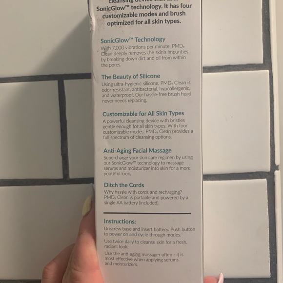 PMD Clean Smart Facial Cleansing Device - Picture 3 of 6